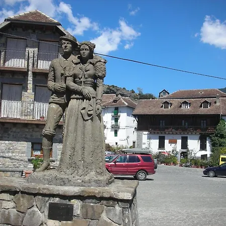 ホテル Lo Foraton